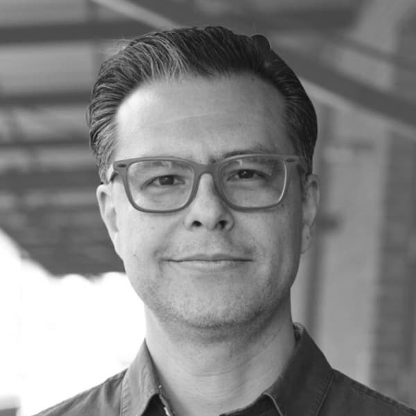 Headshot of Eduardo Macias